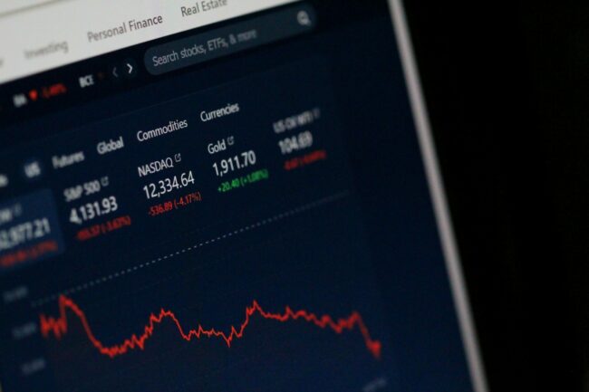 كيفية استخدام الأخبار الاقتصادية في اتخاذ قرارات التداول - مقدمة
