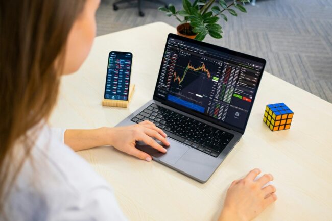 كيفية تداول العملات الرقمية